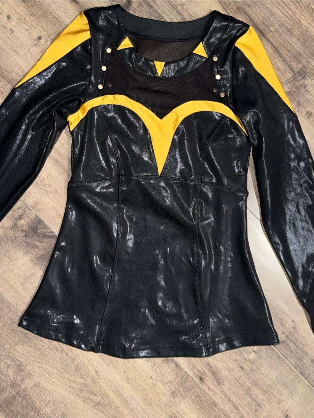 Crowned Athletics Queen Panther LS Top XS Marvel